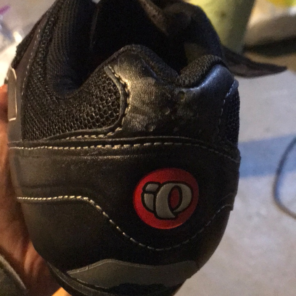Men’s spin shoes